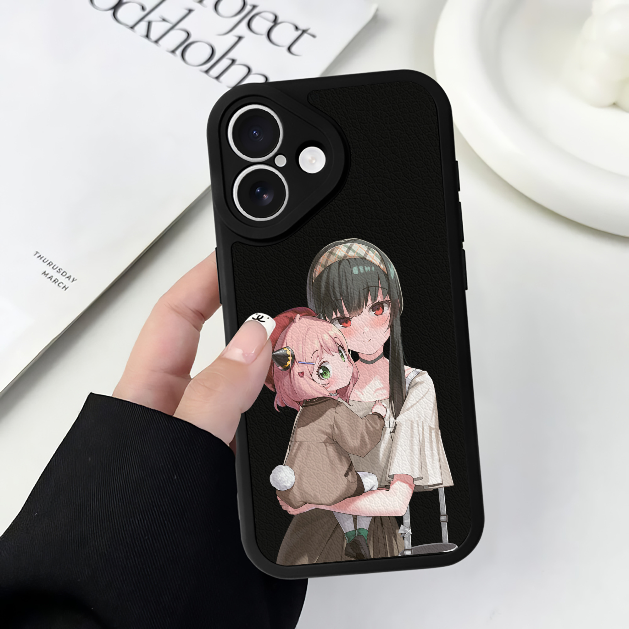 （画像用） SPY×FAMILY间谍家家酒 【iPhone 16シリーズ対応】シリコンスマホケース（レザー調） 材質：シリコン